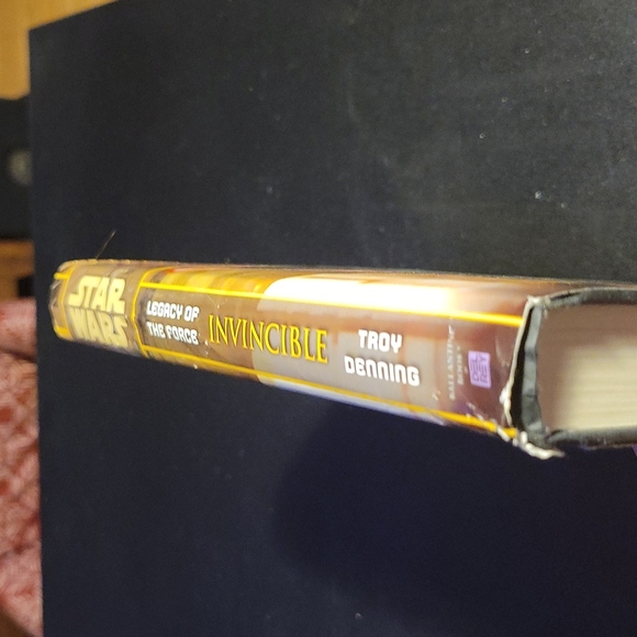 Star Wars Legacy of the Force Invincible (Book 9 in series) Hardcover - Picture 4 of 4